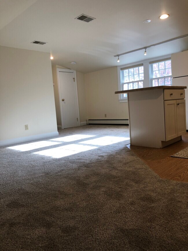 Living/Dining Room - 9 Walnut St