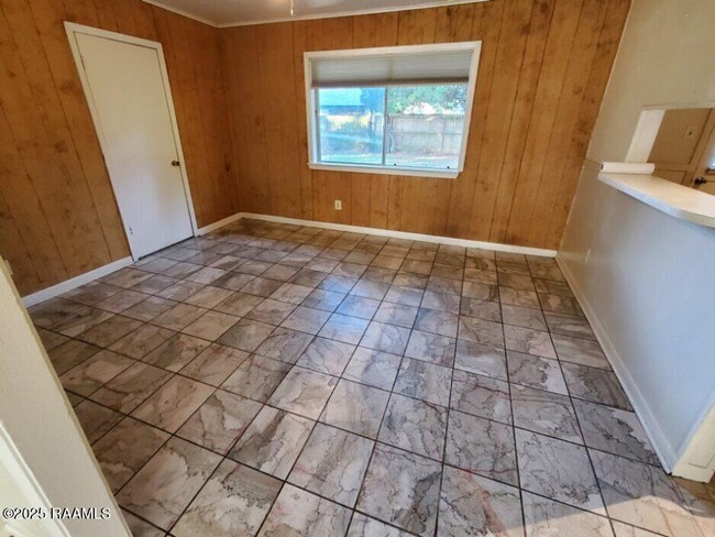 Building Photo - 326 Guidry Rd