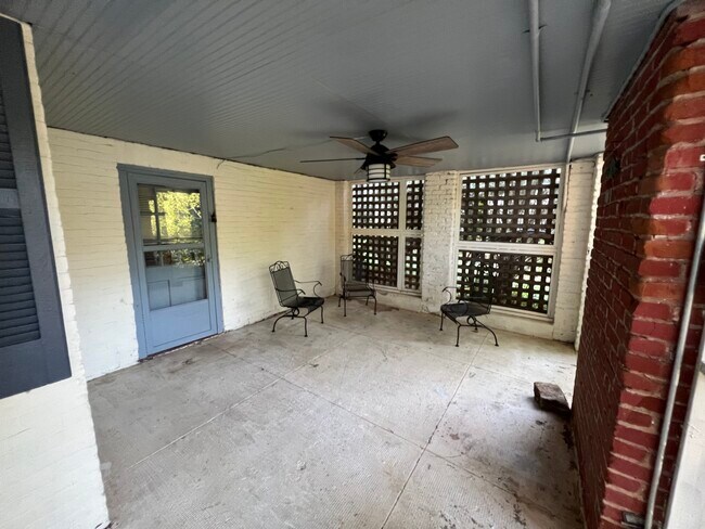 Entrance to the apt. and screened patio 14x 13ft - 2138 Rivermont Ave