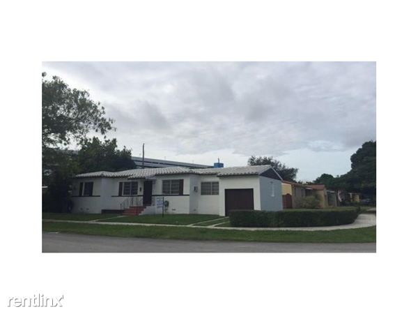 Primary Photo - 2000 SW 33rd Ave