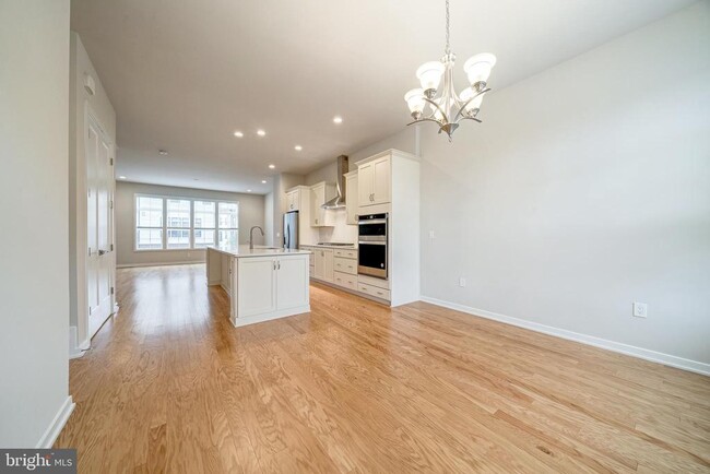Building Photo - 7354 Dartford Dr