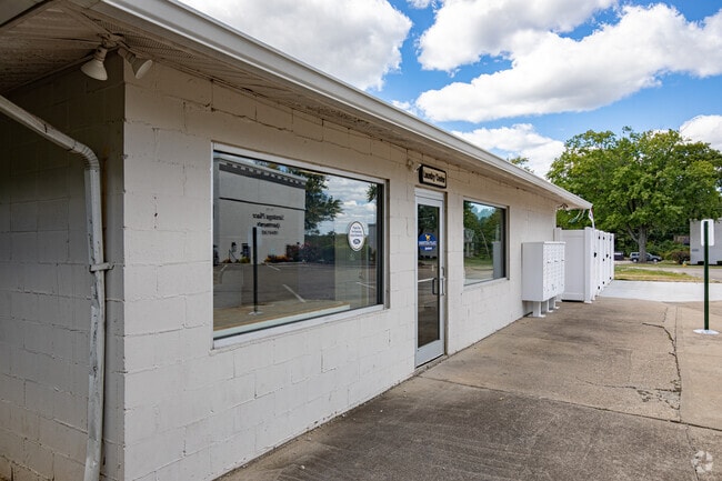 Building Photo - Saratoga Apartments - STA
