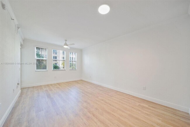 Foto del edificio - 10170 SW 7th St