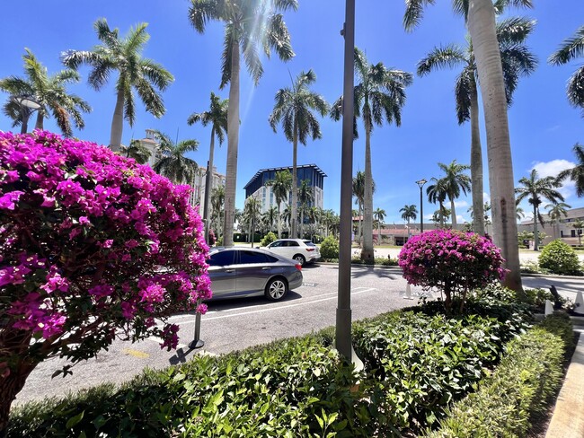 Foto del edificio - 651 Okeechobee Blvd