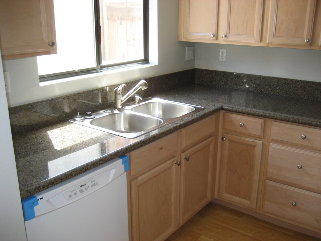 Kitchen - 10817 Whipple St