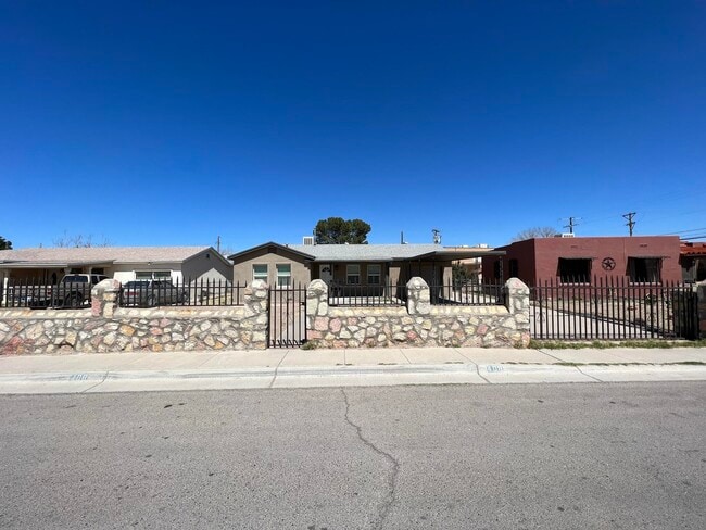 Building Photo - 408 Ramona Ave