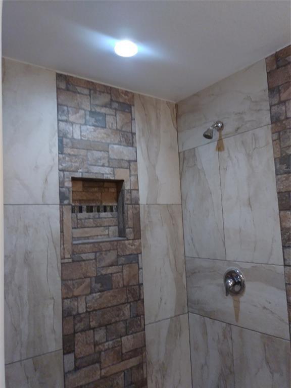 Foto del edificio - 5326 Rivergate Dr