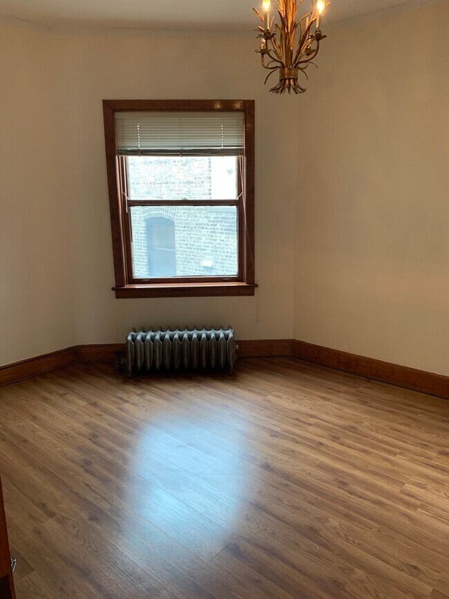 Foto del edificio - 1122 W Columbia Ave