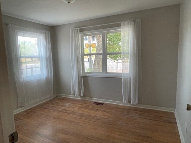 Foto del edificio - 1200 S Conwell St