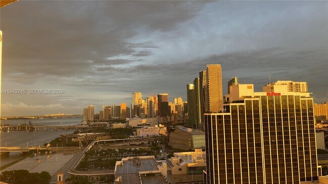 Foto del edificio - 1750 N Bayshore Dr