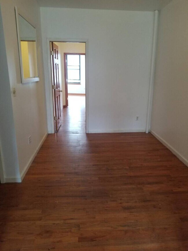 Foto del edificio - 104 Kingsland Ave