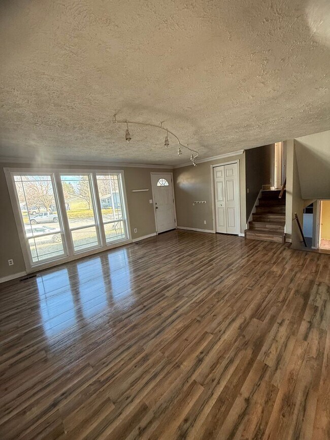 Foto del edificio - Quiet Cul-de-Sac | 3 Bed / 3 Bath + Bonus Rooms | Spokane Valley