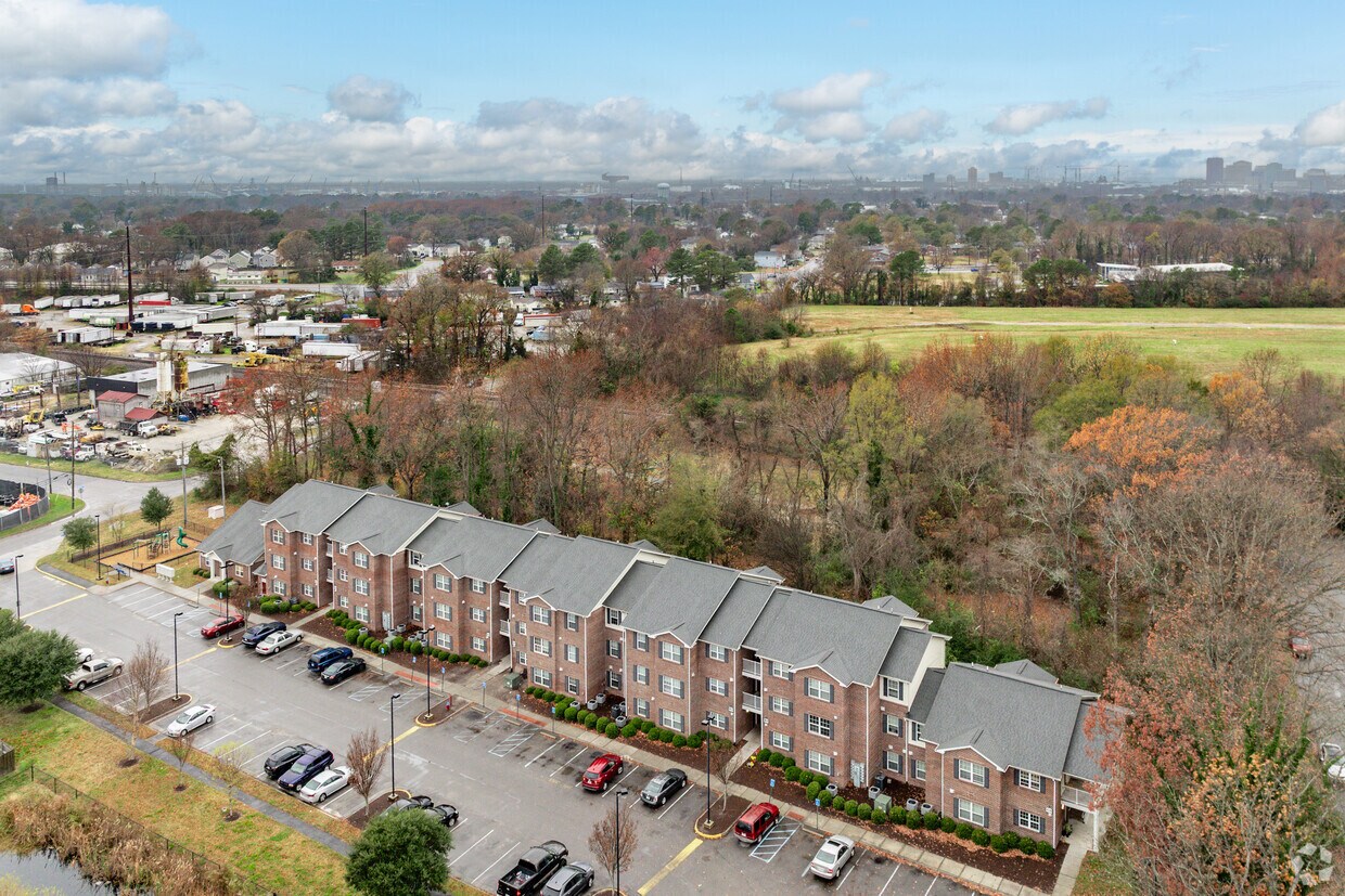 Foto aérea - 1501 Shire Ln
