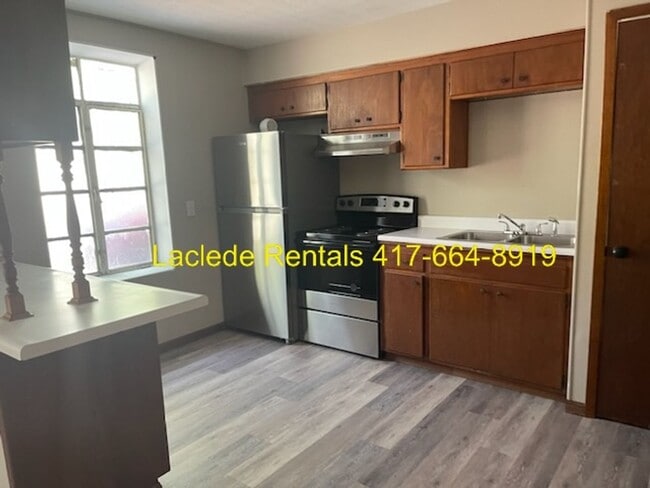 Foto del edificio - 2 BED 1 BATH APARTMENT