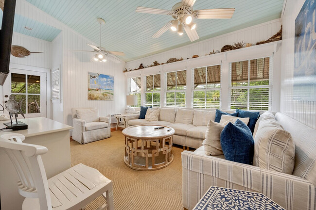 Foto del edificio - 911 Debordieu Blvd