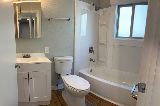 Foto del edificio - 8836 9th Ave SW