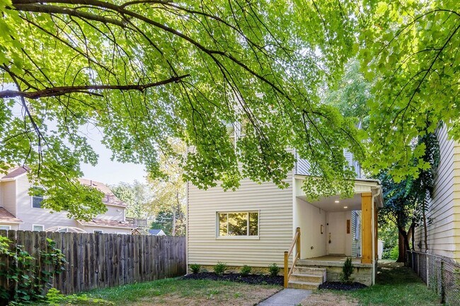 Building Photo - 1718 S 3rd St