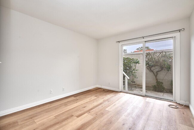 Foto del edificio - 28026 Ridgecove Ct N