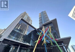 Building Photo - 4955-4955 Yonge St
