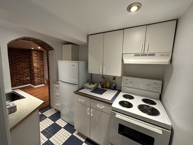 Building Photo - 318 Cooper St