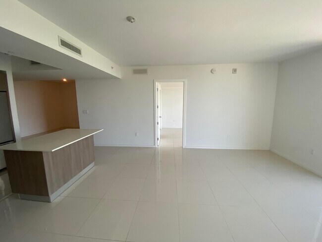 Foto del edificio - 5252 NW 87th Ave