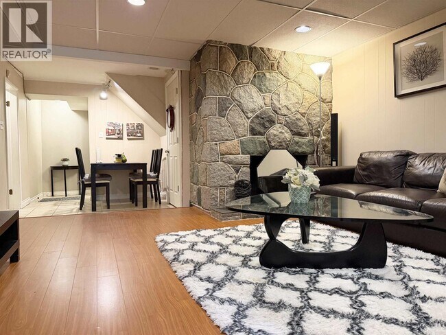 Photo du bâtiment - 48xx McKee Pl