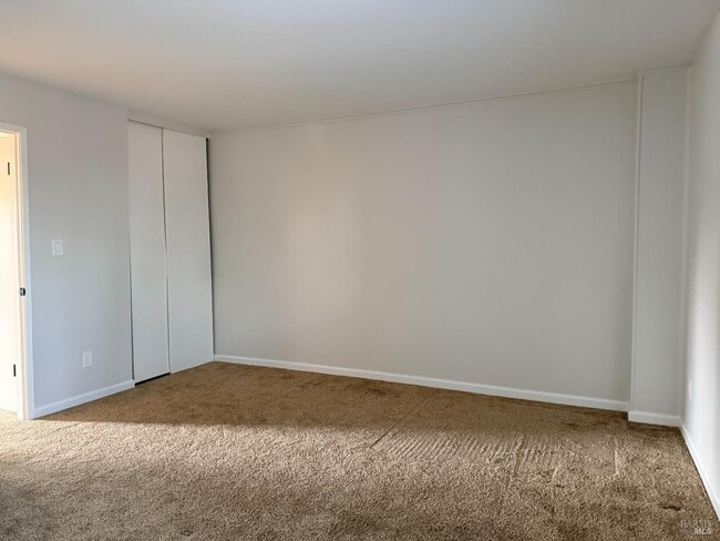 Building Photo - 825 First St