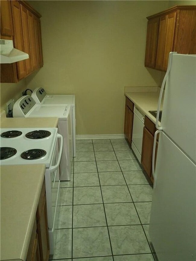 Building Photo - 233-233 Graystone Cir