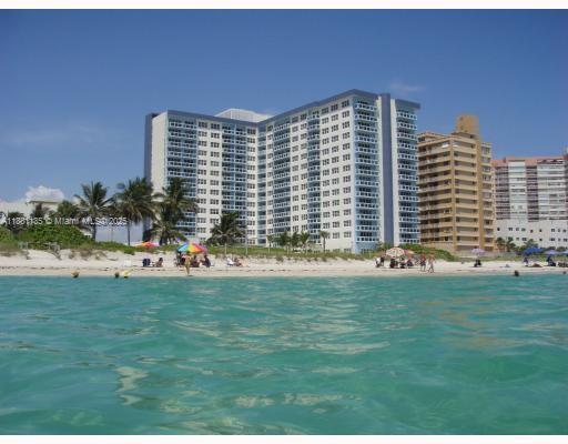 Foto del edificio - 6917 Collins Ave