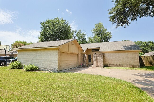 Building Photo - 22318 Fincastle Dr
