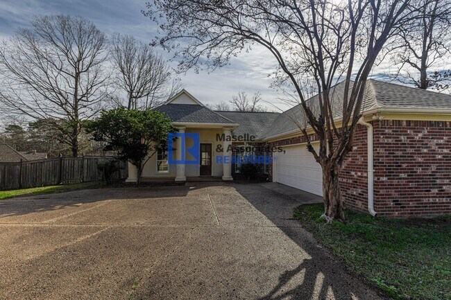 Foto del edificio - 3 Bed/2 Bath Home in Brandon