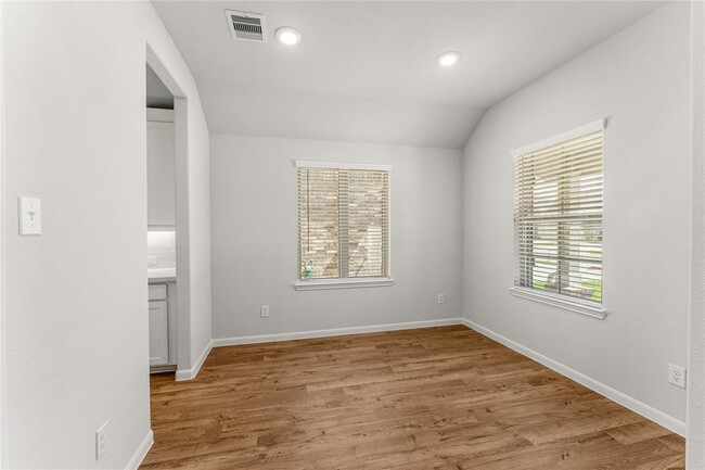 Foto del edificio - 19923 Wild Horse Hollow Ln