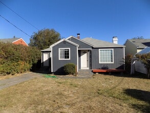 Building Photo - 4501 Thompson Ave