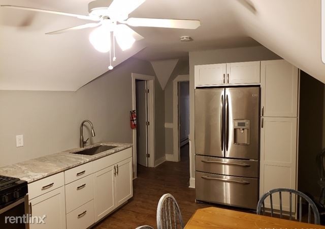 Building Photo - 1 br, 1 bath Apartment - elm st 5 Unit 5