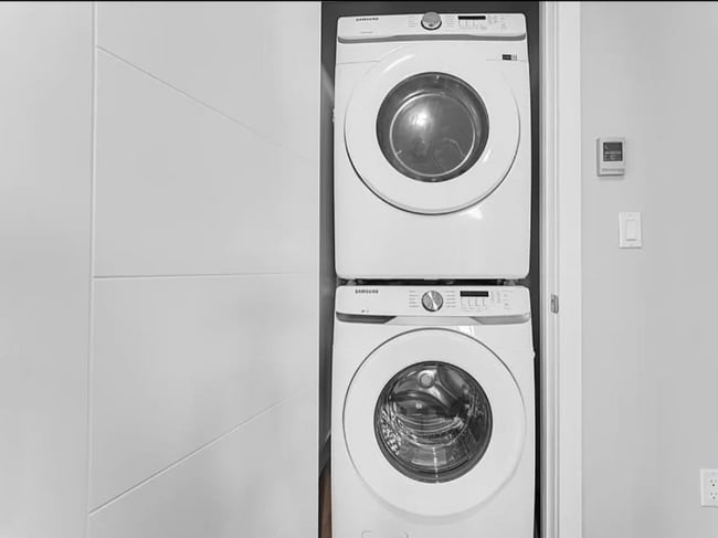 Foto del edificio - 4537 W 18th St