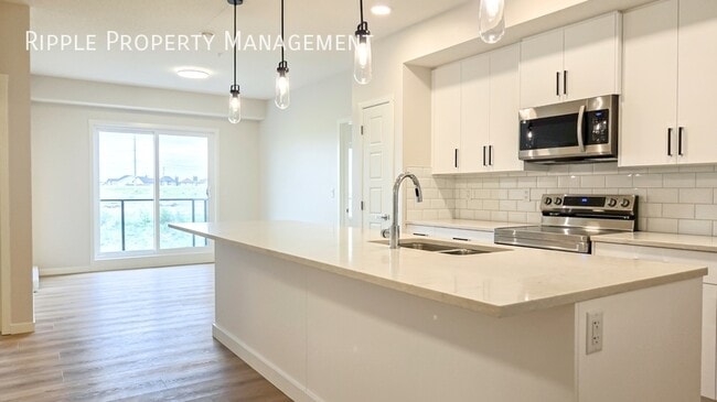 Building Photo - Modern 2 Beds, 2 Baths Apartment/Condo | 2...