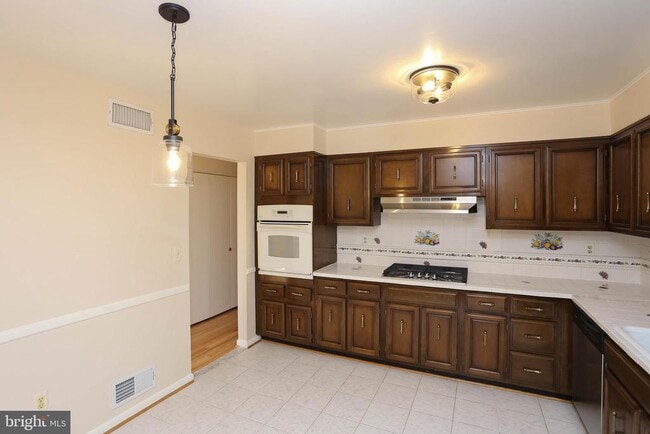 Building Photo - 3229 Ramblewood Rd