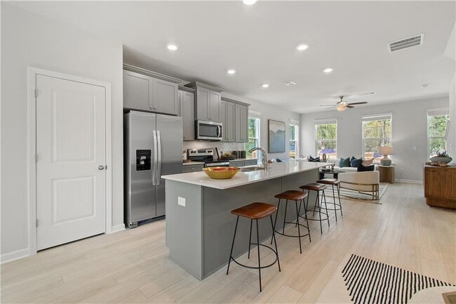 Building Photo - 3200 Bateman Drive SE