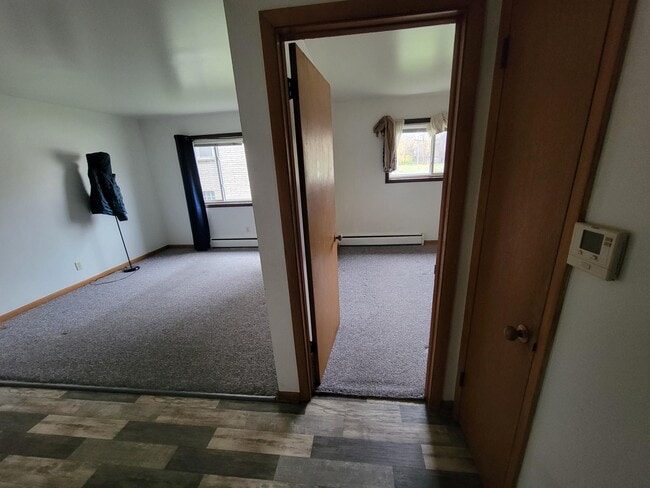 Building Photo - 6521