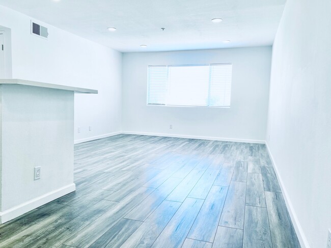 Foto del edificio - 11041 Hesby St