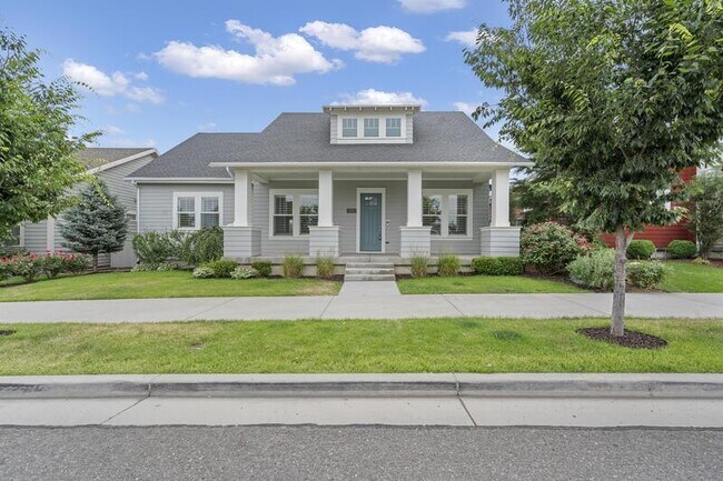 Foto del edificio - 5293 West Burntside Avenue