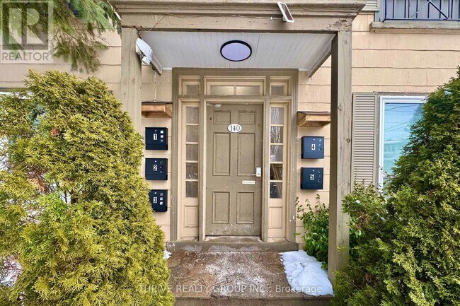 Photo du bâtiment - 140 Ridout St S