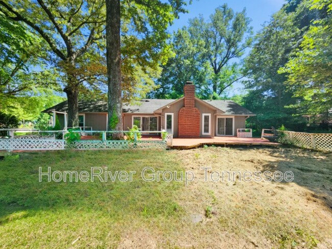 Foto del edificio - 8701 Lathbury Pl N