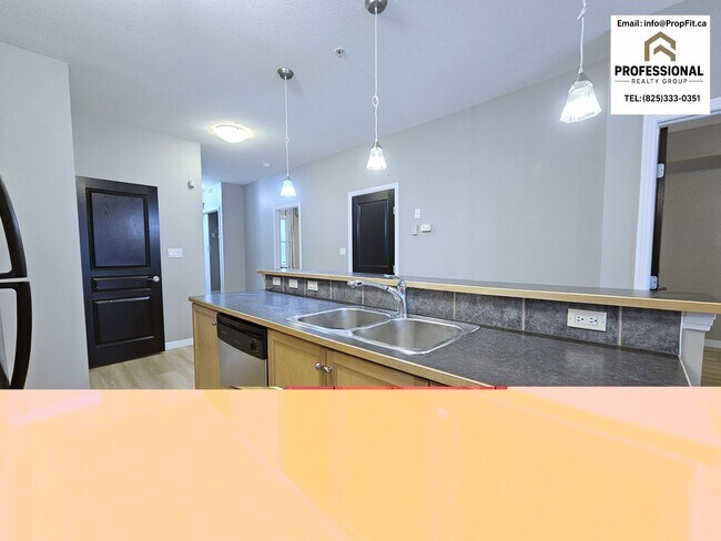 Photo du bâtiment - 10503 98 Ave NW