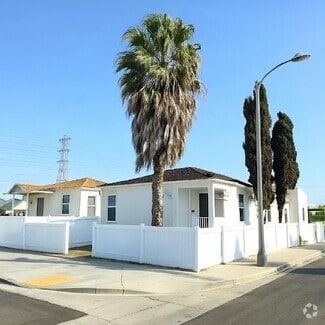 Building Photo - 1350 E 94th St