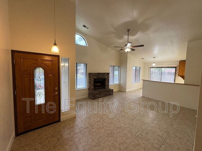 Foto del edificio - 1642 N Goddard St