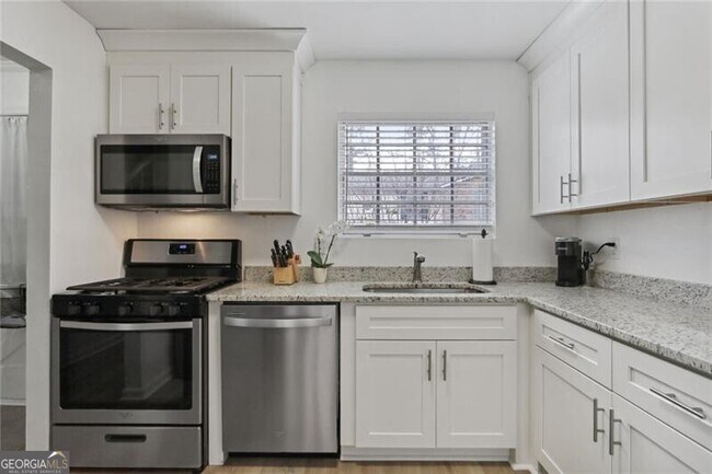 Foto del edificio - 5550 Kingsport Dr