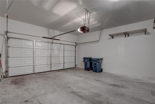 Foto del edificio - 9133 Forest Willow Ave