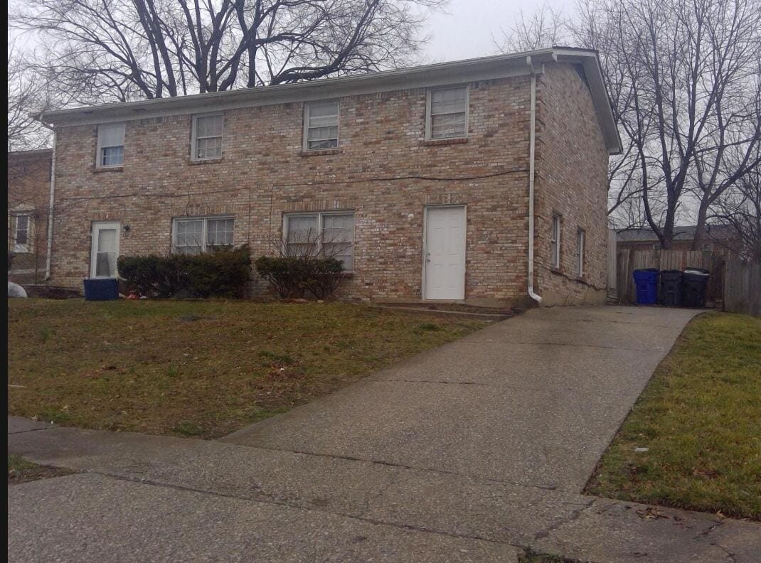 Foto principal - 413 Chapman Ct