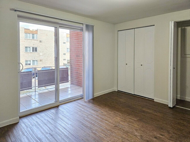 Living Area - South View Apartments and Townhomes